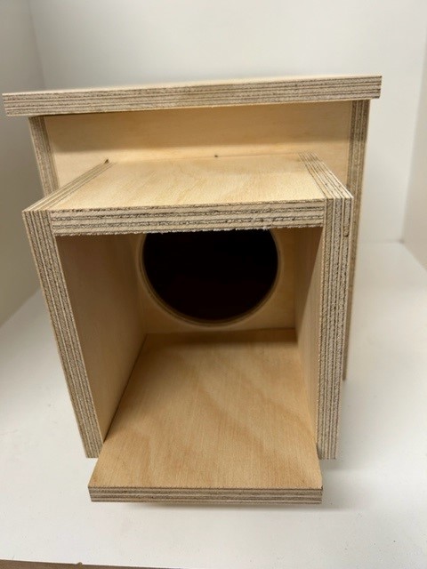 Kookaburra Play Nesting Box w entry hole